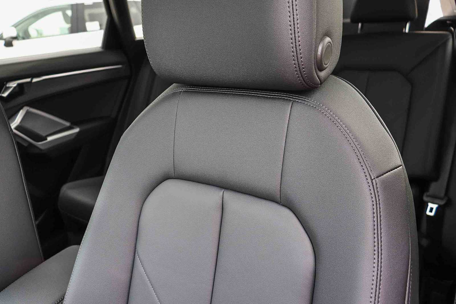 Thumbnail: 2025 Audi Q3 - 35