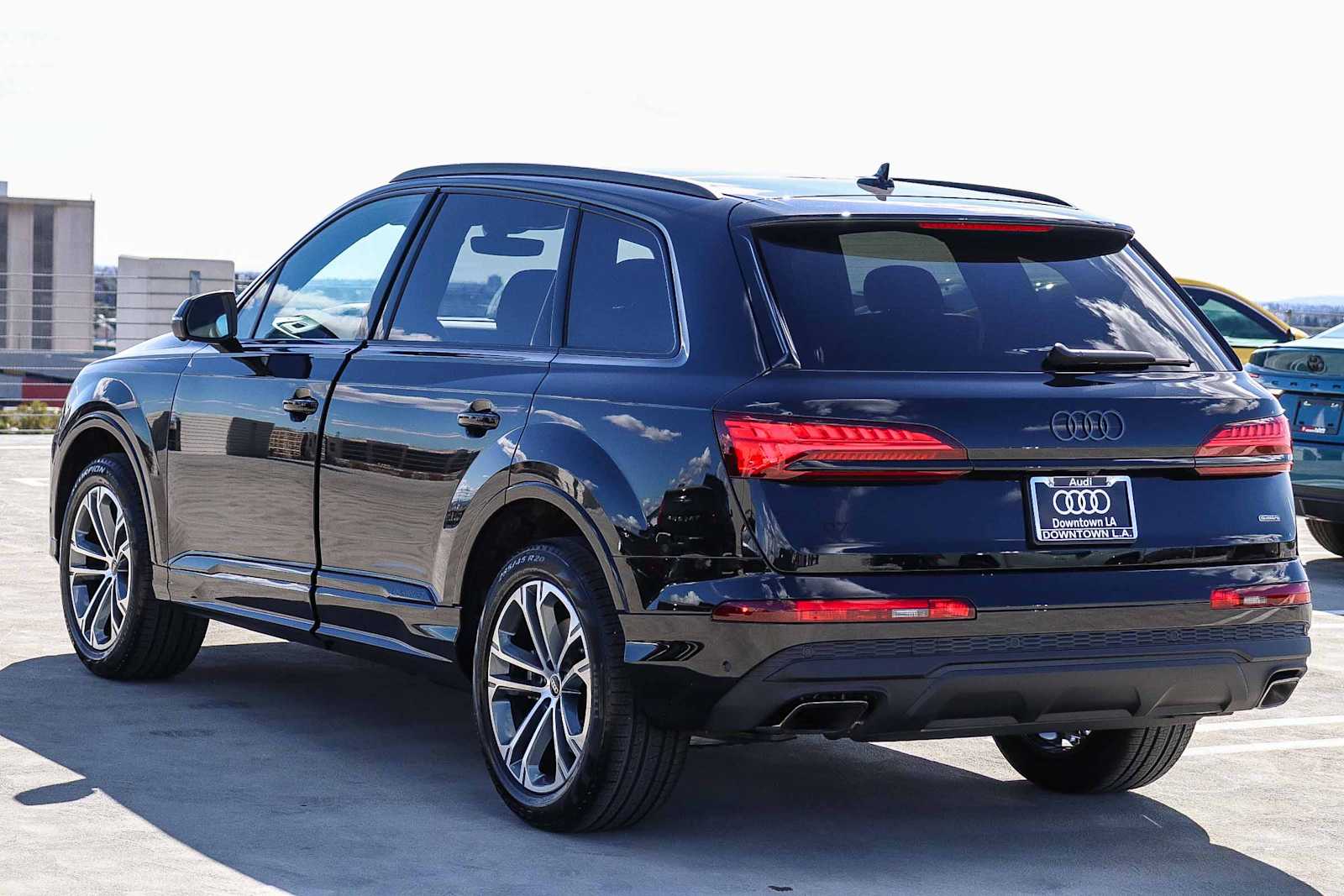 Thumbnail: 2026 Audi Q7 - 6