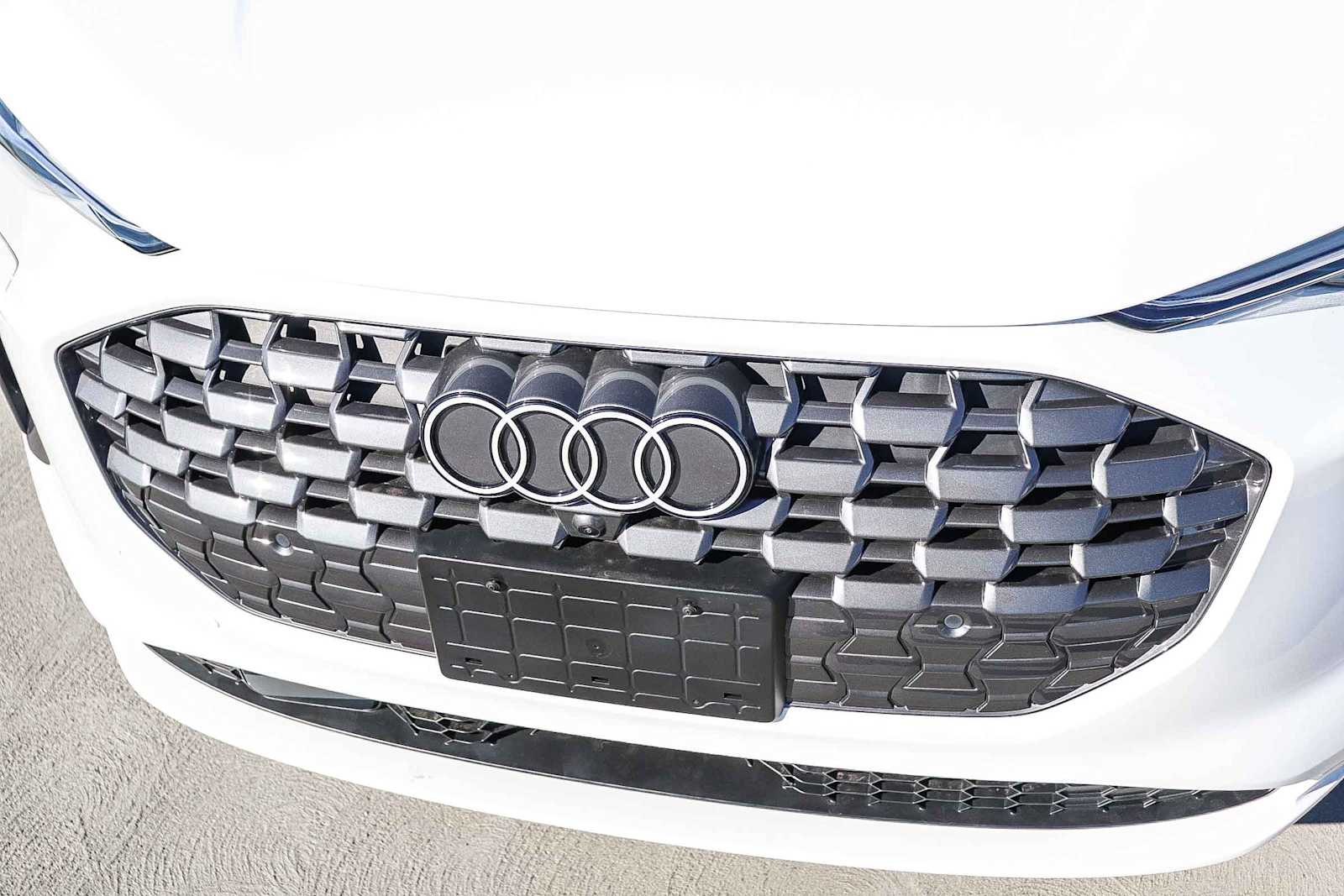 Thumbnail: 2025 Audi Q5 - 8