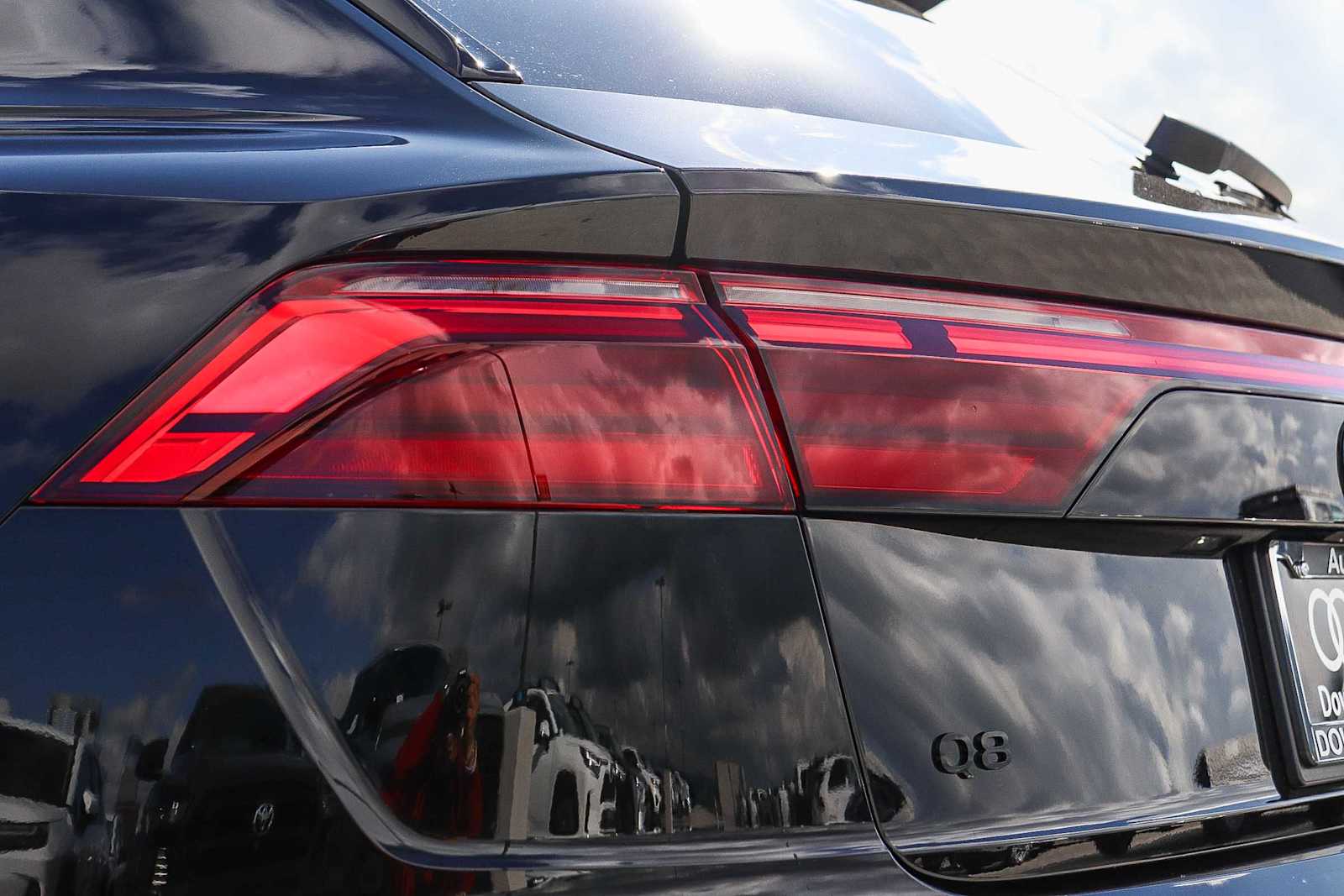 Thumbnail: 2026 Audi Q8 - 12