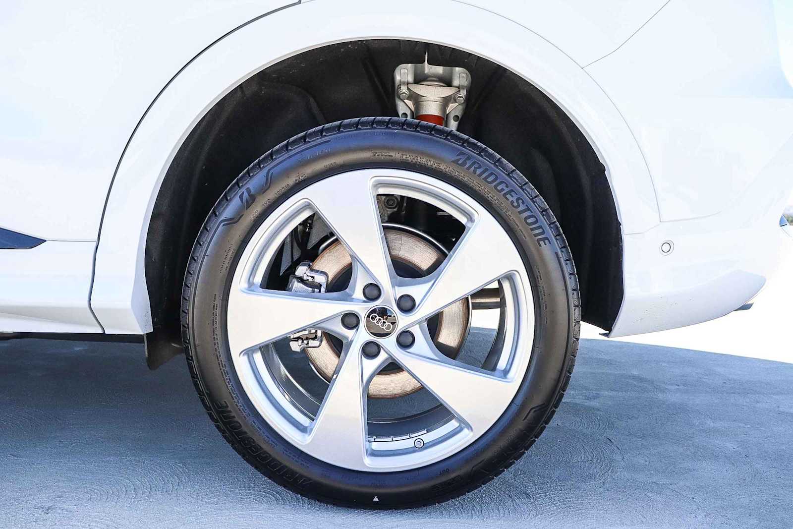 Thumbnail: 2025 Audi Q5 - 13