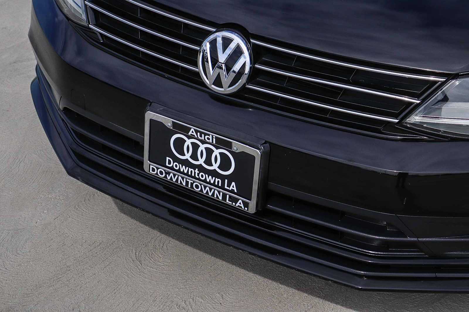 Thumbnail: 2017 Volkswagen Jetta - 8