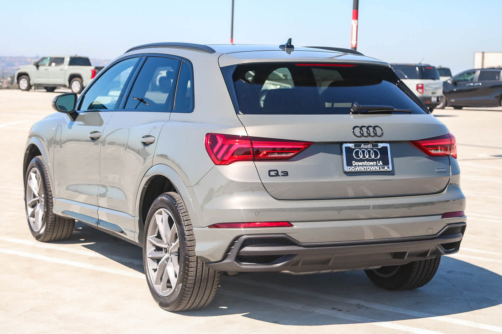 Thumbnail: 2025 Audi Q3 - 10