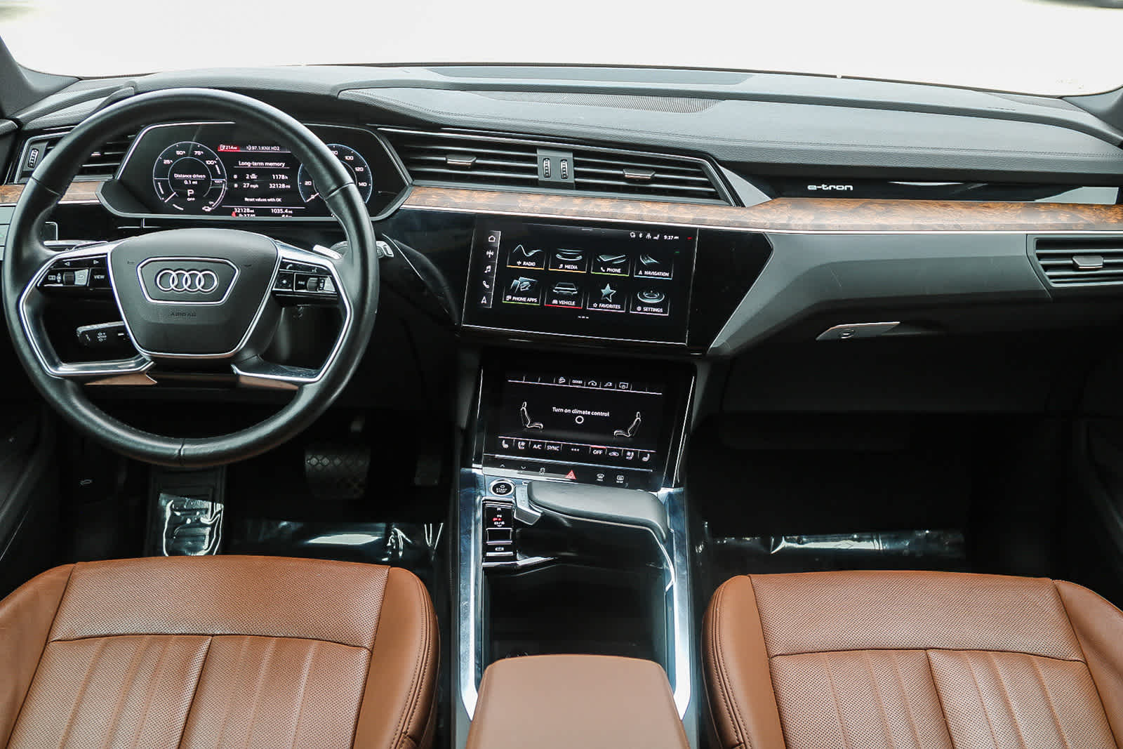 Thumbnail: 2022 Audi e-tron - 12