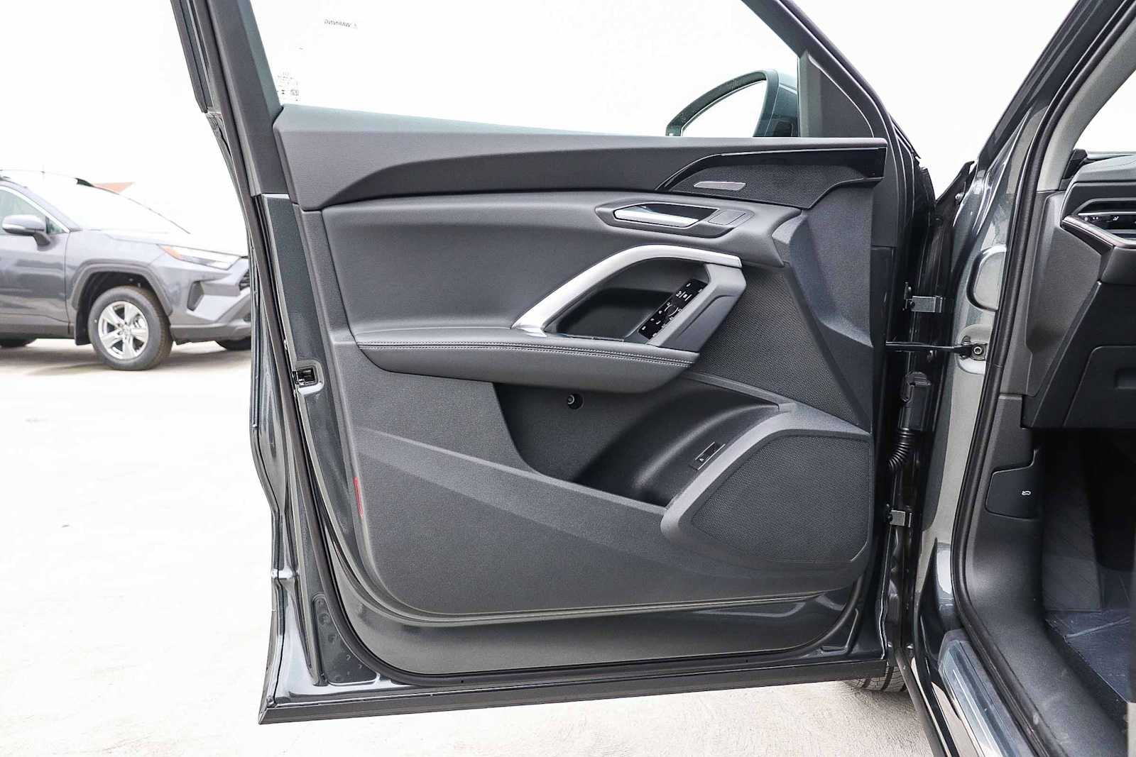 Thumbnail: 2025 Audi Q5 - 28