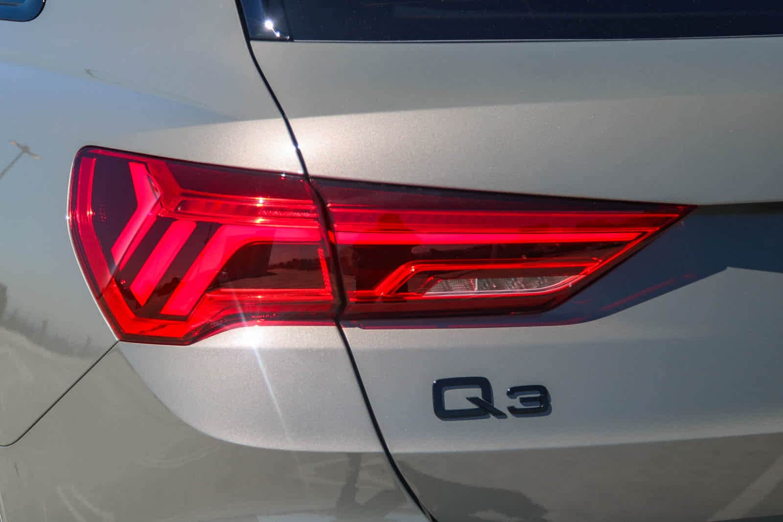 Thumbnail: 2025 Audi Q3 - 10