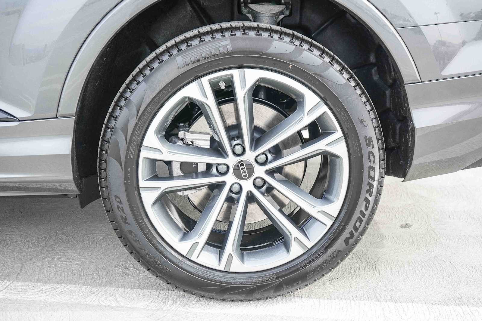 Thumbnail: 2026 Audi Q7 - 13