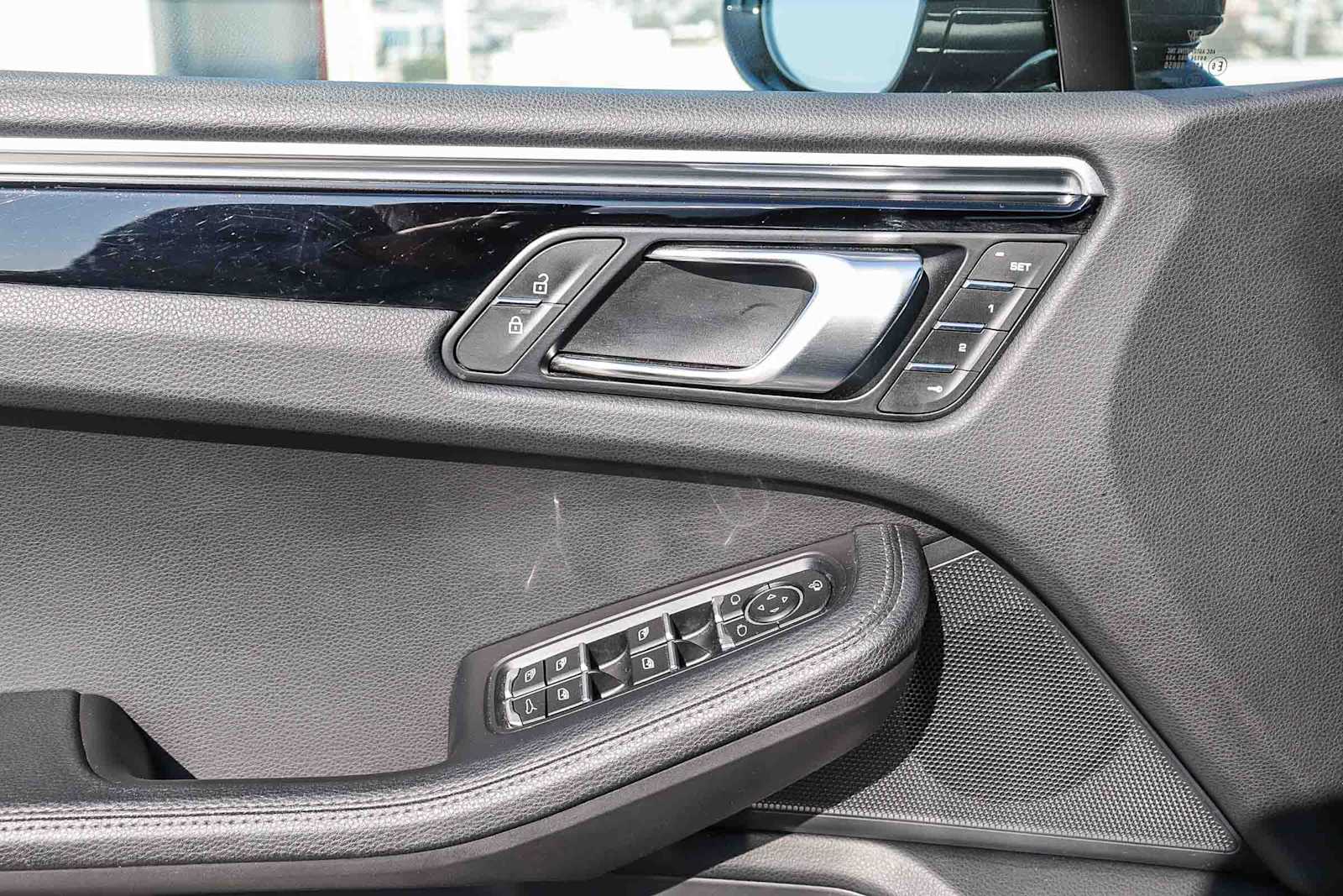 Thumbnail: 2023 Porsche Macan - 25