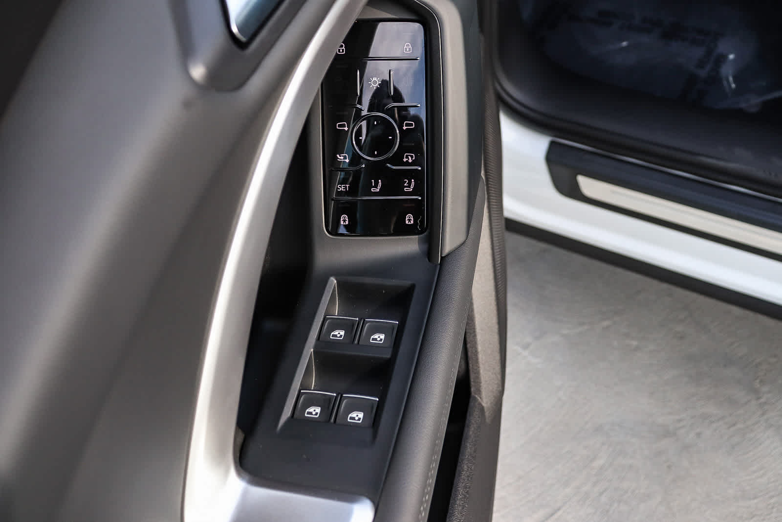 Thumbnail: 2025 Audi Q5 - 25