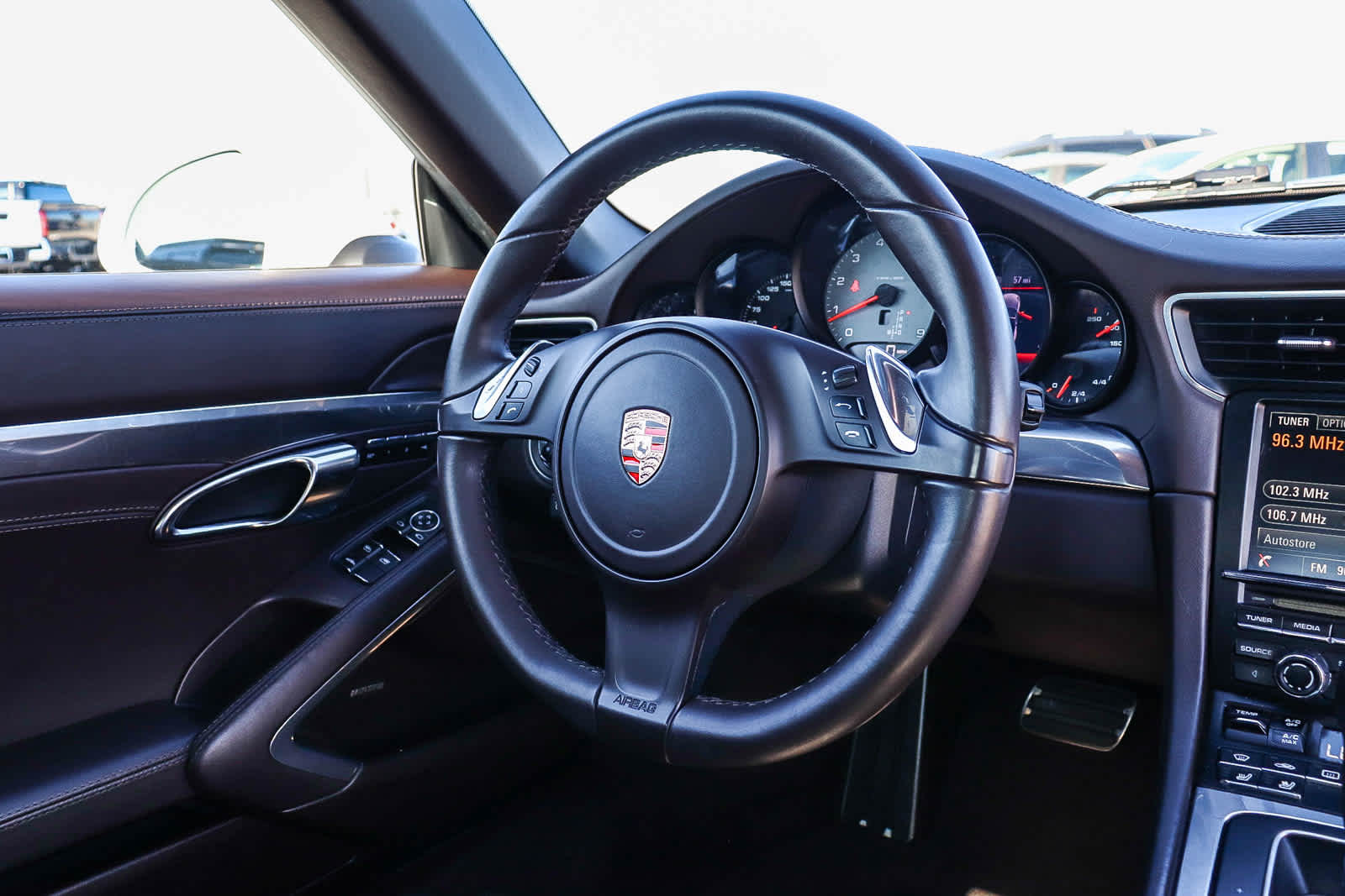 Thumbnail: 2014 Porsche 911 - 27