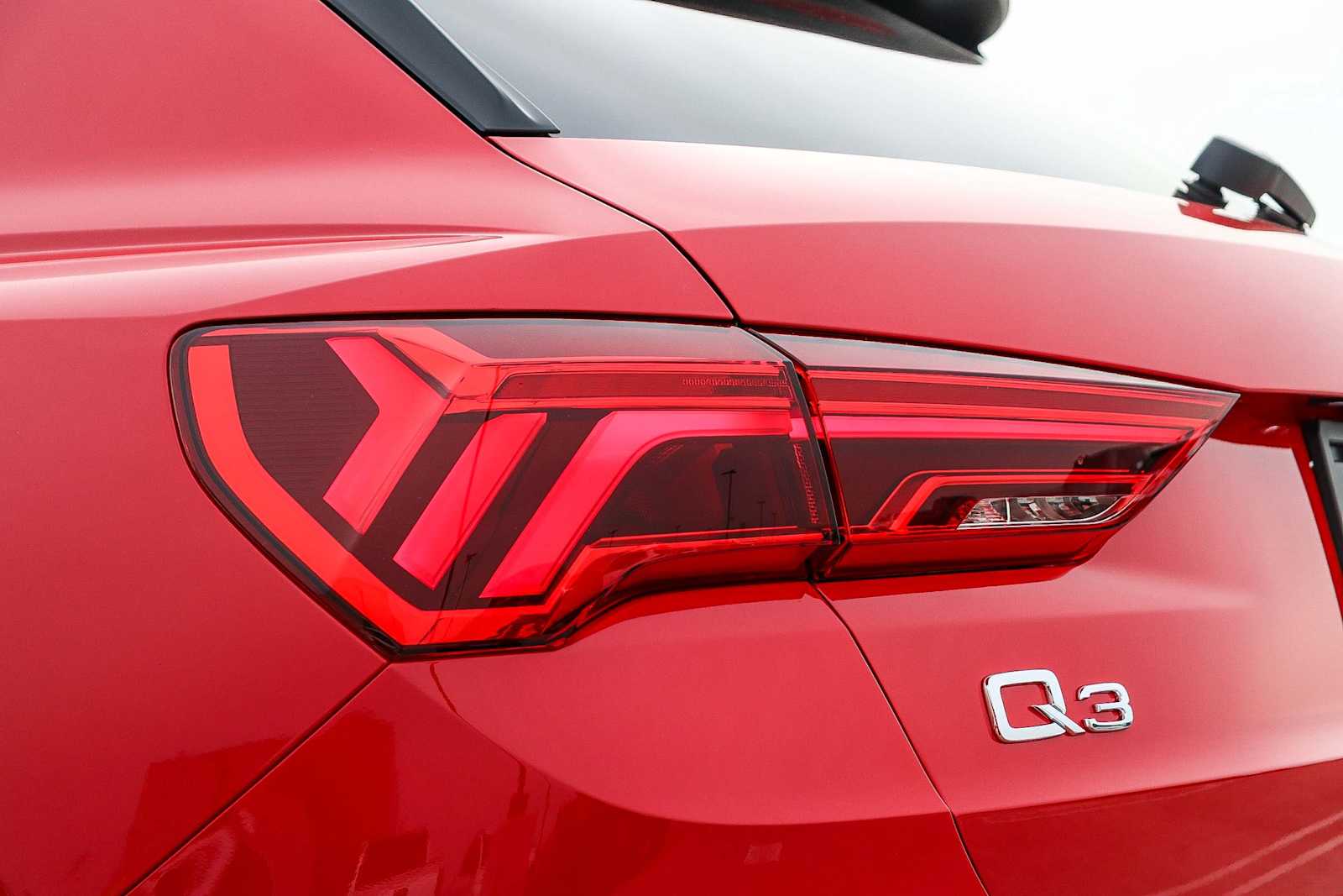 Thumbnail: 2025 Audi Q3 - 10