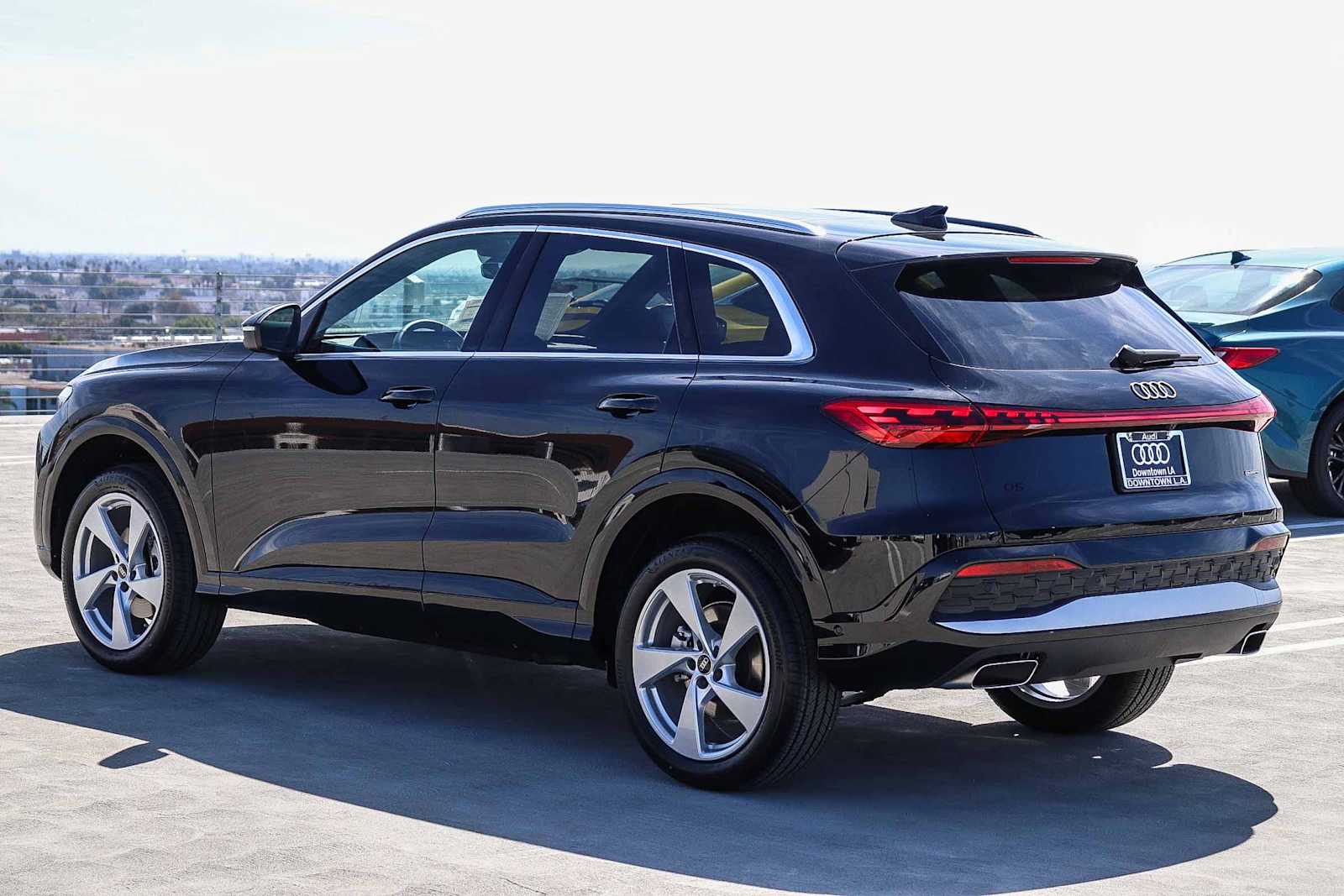 Thumbnail: 2025 Audi Q5 - 6