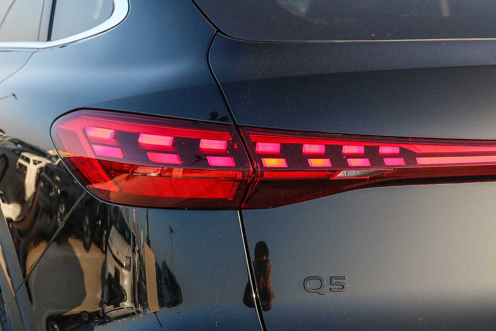 Thumbnail: 2025 Audi Q5 - 10