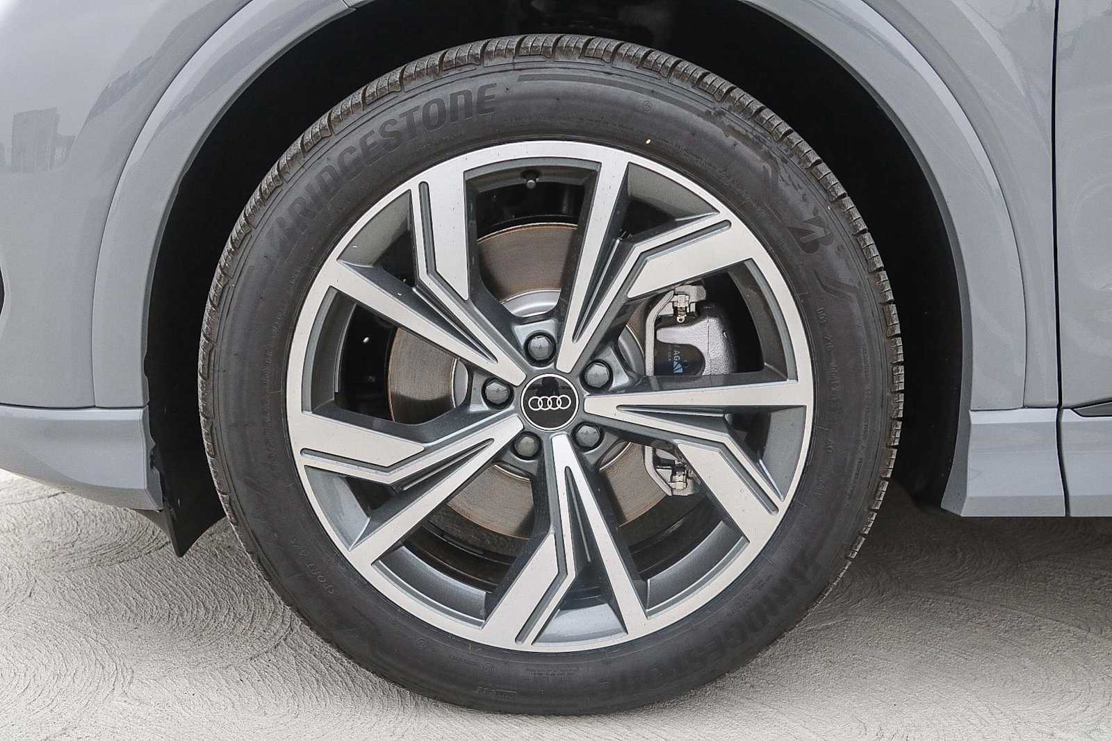 Thumbnail: 2025 Audi Q4 e-tron - 11