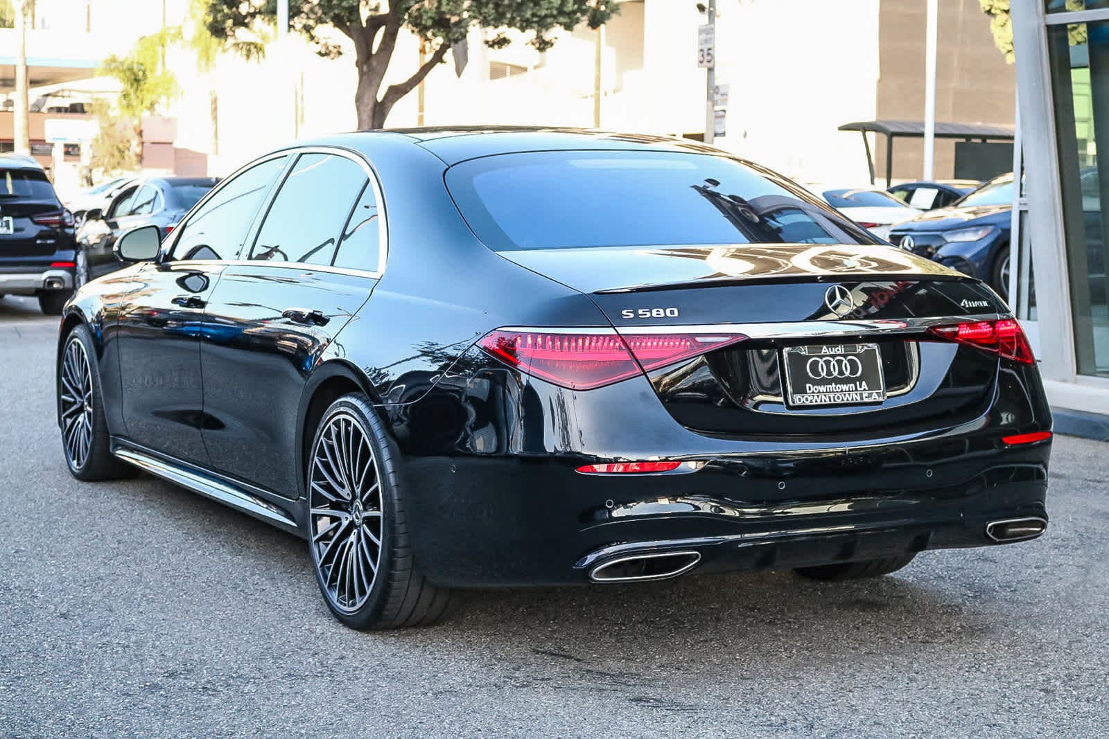 Thumbnail: 2022 Mercedes-Benz S-Class - 10