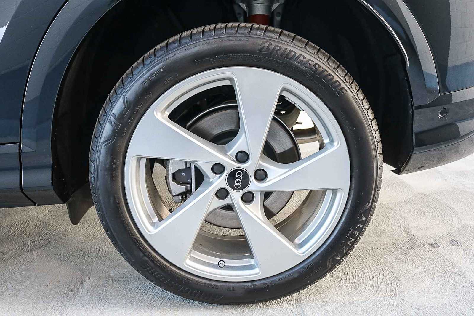 Thumbnail: 2025 Audi Q5 - 12