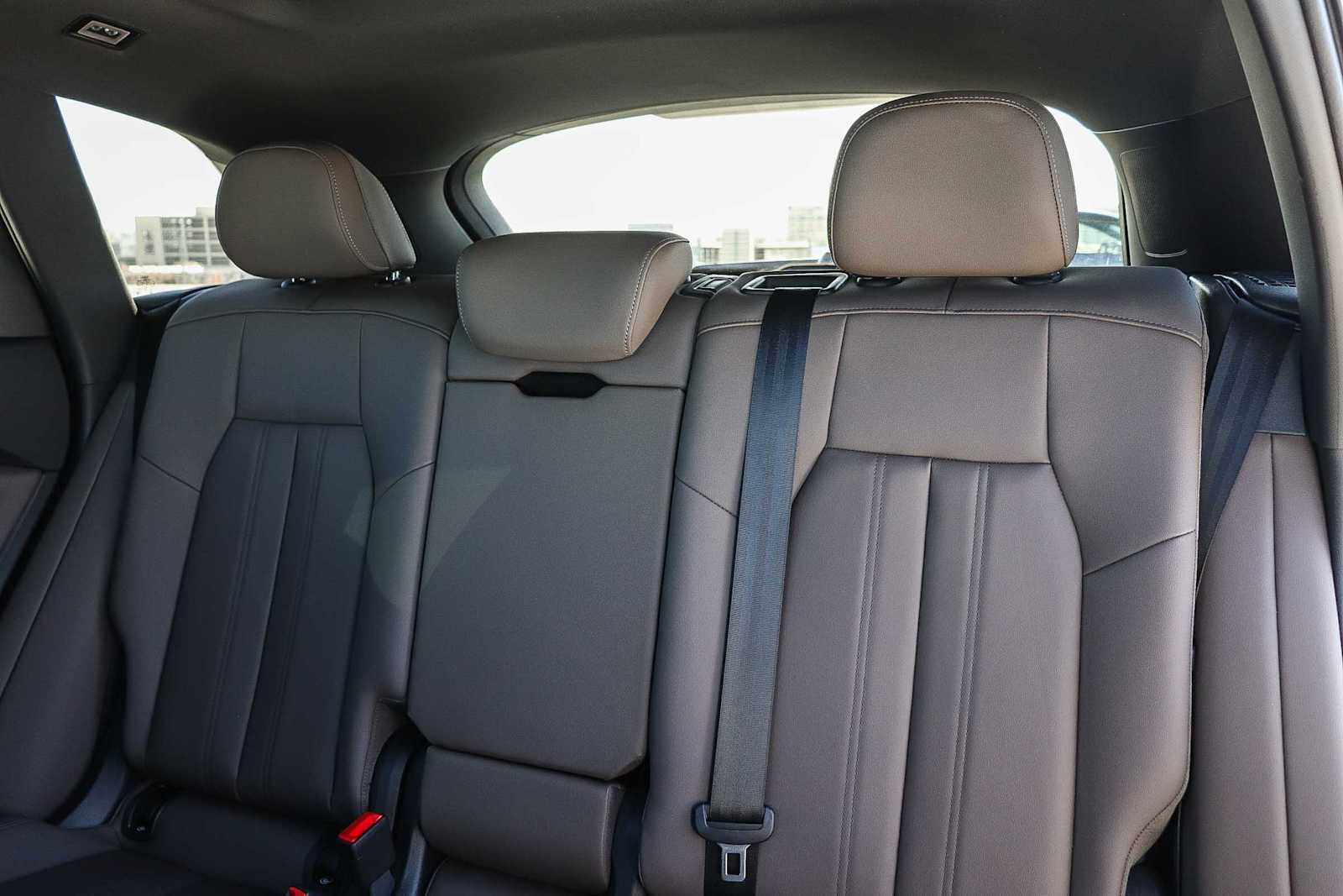 Thumbnail: 2025 Audi Q5 - 23