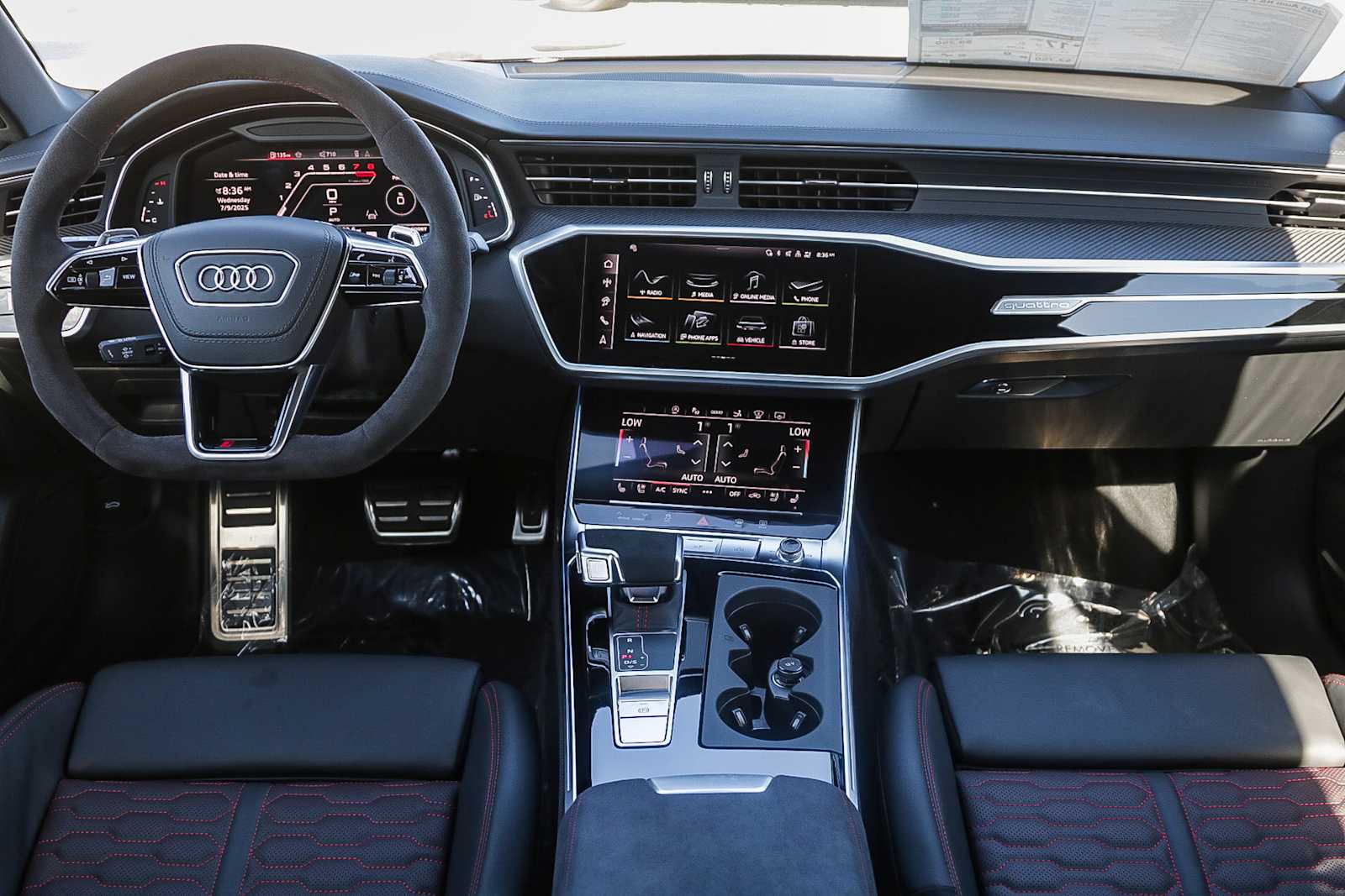 Thumbnail: 2025 Audi RS 7 - 12