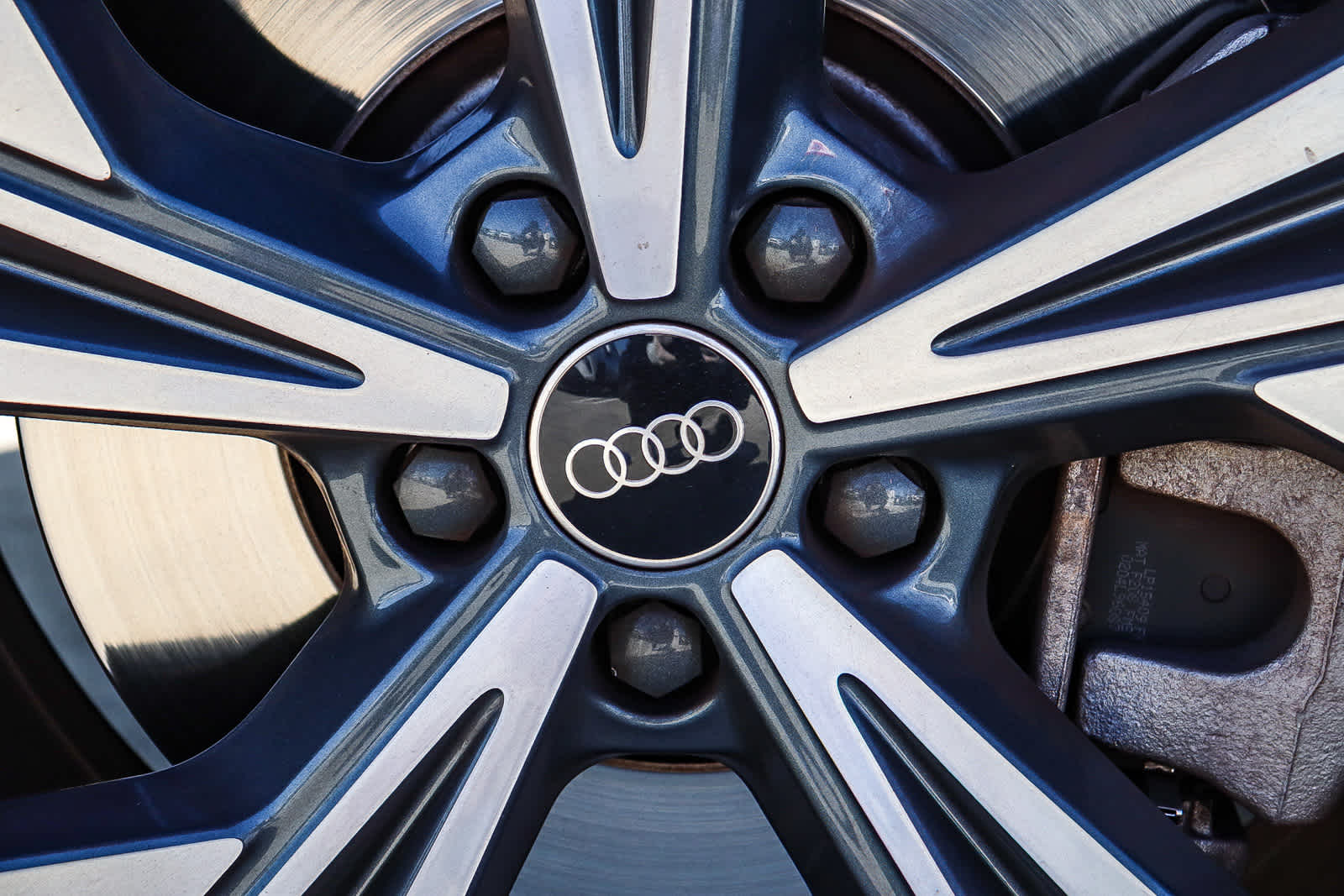 Thumbnail: 2023 Audi Q4 e-tron - 14