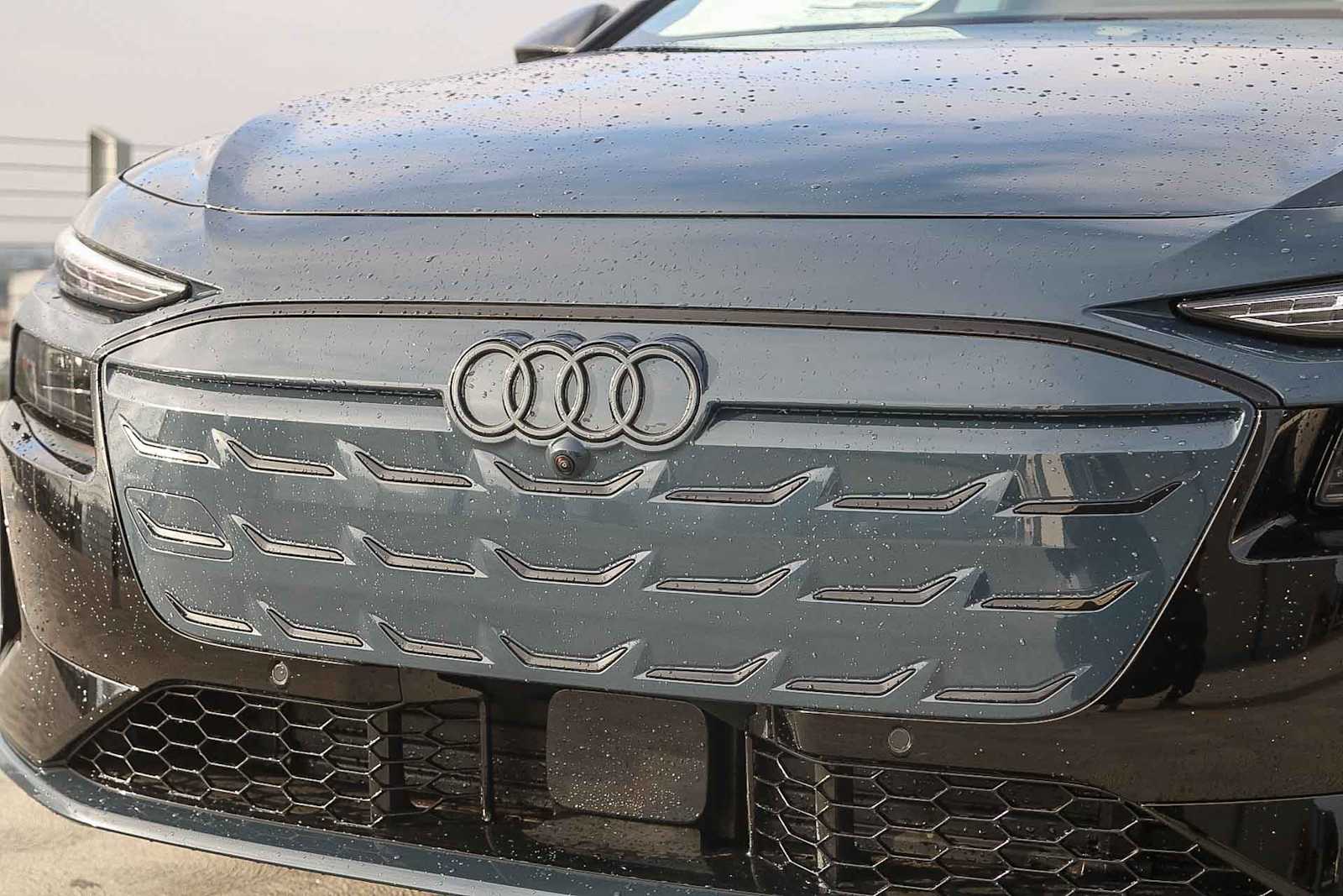 Thumbnail: 2025 Audi e-tron S - 5