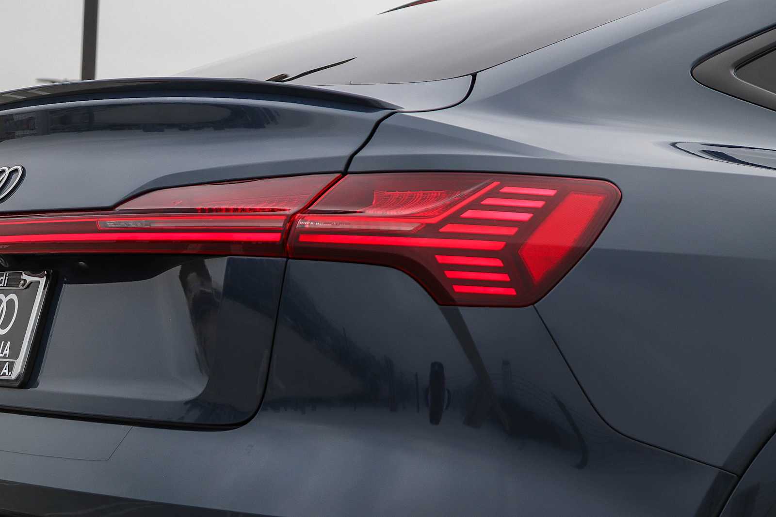 Thumbnail: 2024 Audi Q8 e-tron - 10