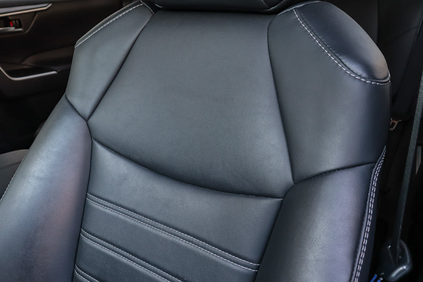 Thumbnail: 2021 Toyota RAV4 - 35