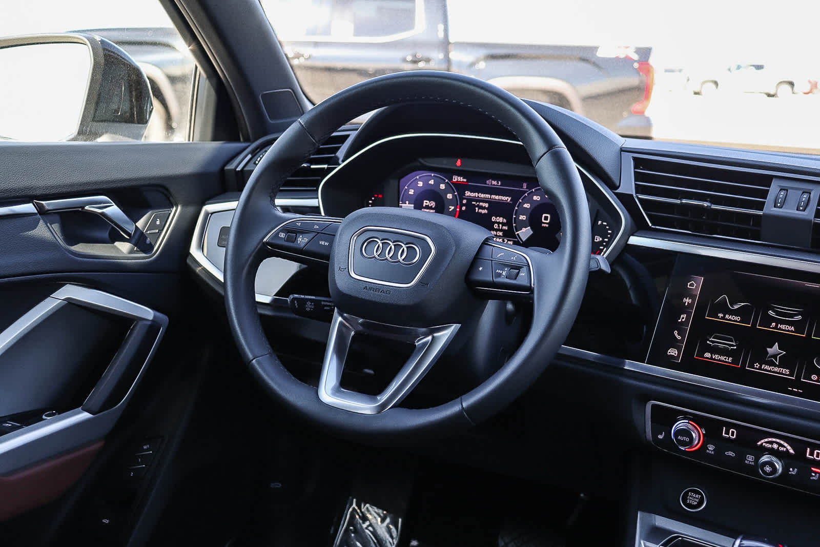 Thumbnail: 2025 Audi Q3 - 22