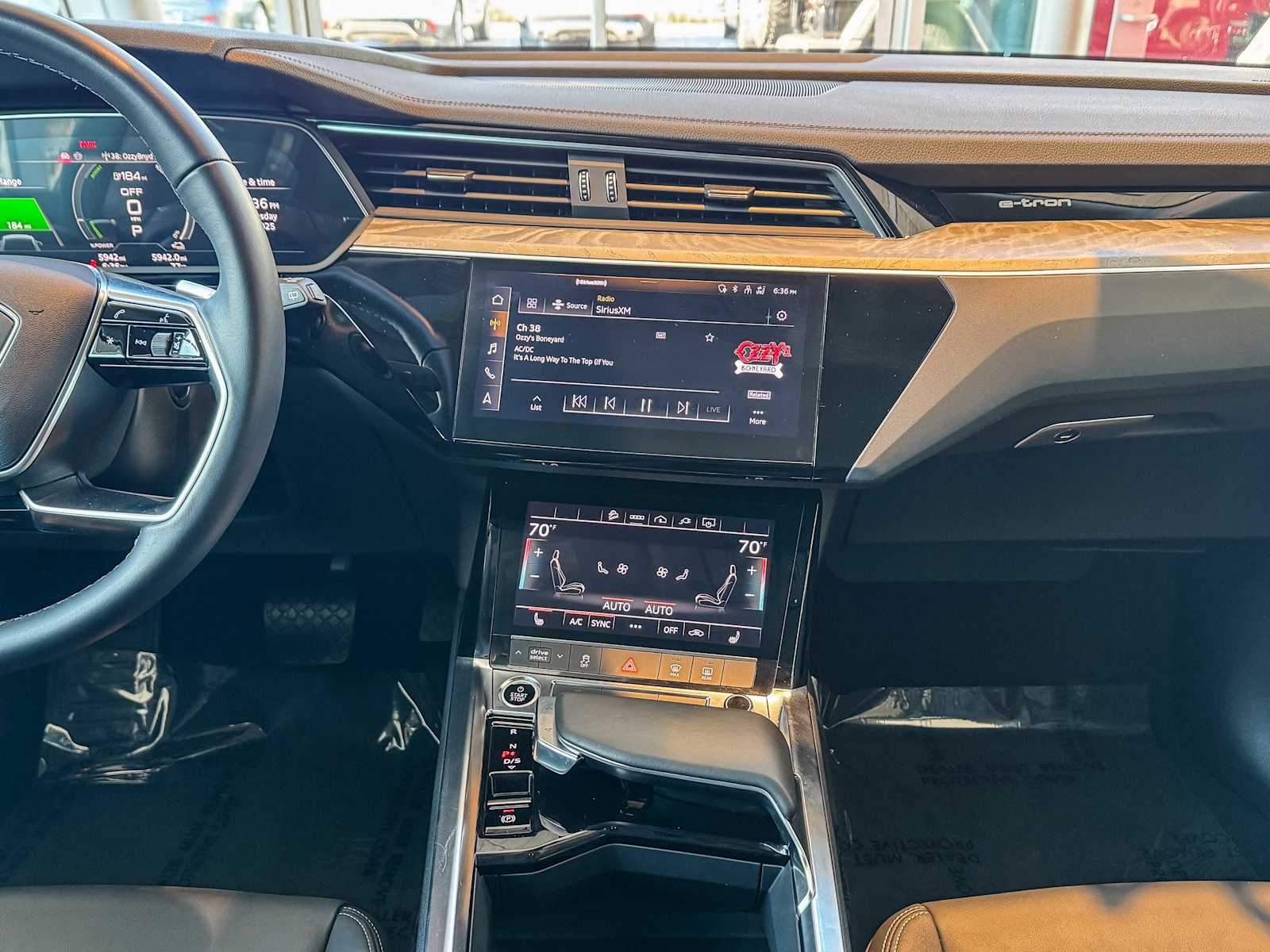 Thumbnail: 2024 Audi Q8 e-tron - 12