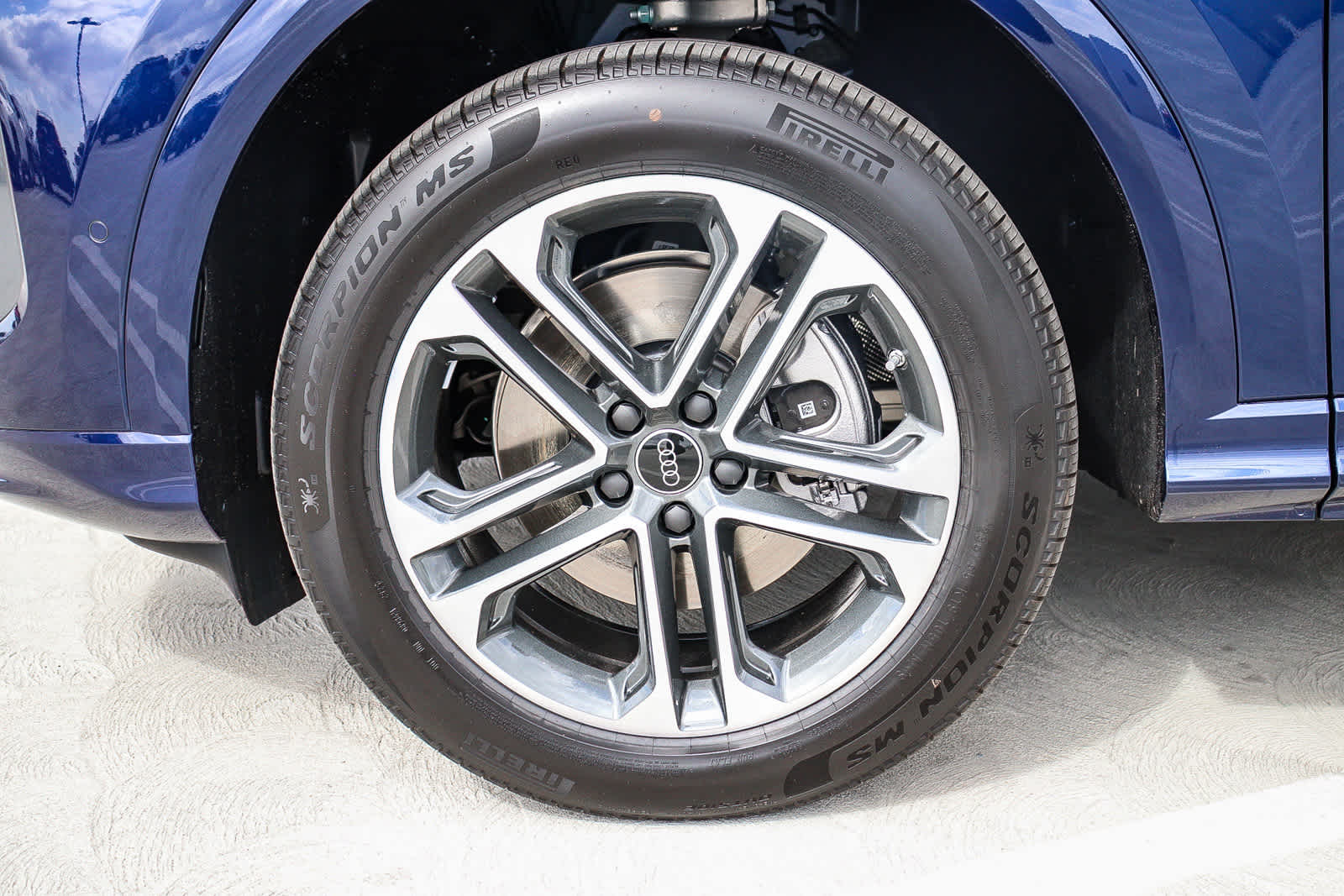 Thumbnail: 2025 Audi Q5 - 14