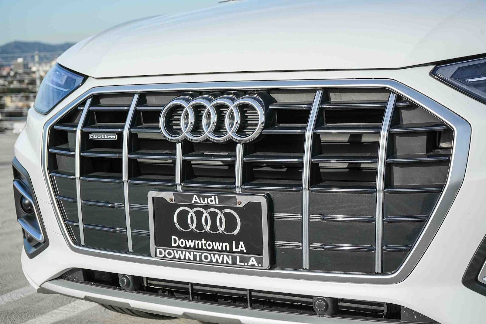 Thumbnail: 2023 Audi Q5 - 6