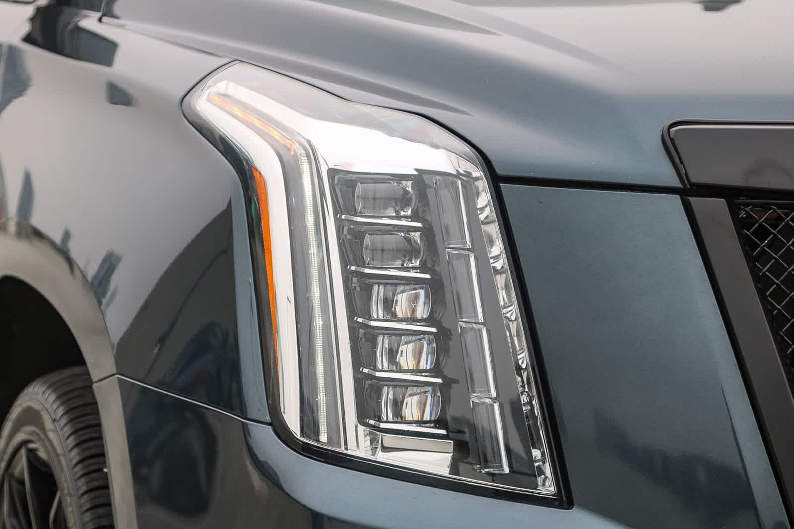 Thumbnail: 2019 Cadillac Escalade - 4