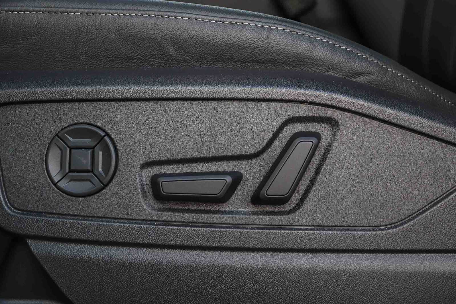 Thumbnail: 2025 Audi Q5 - 25