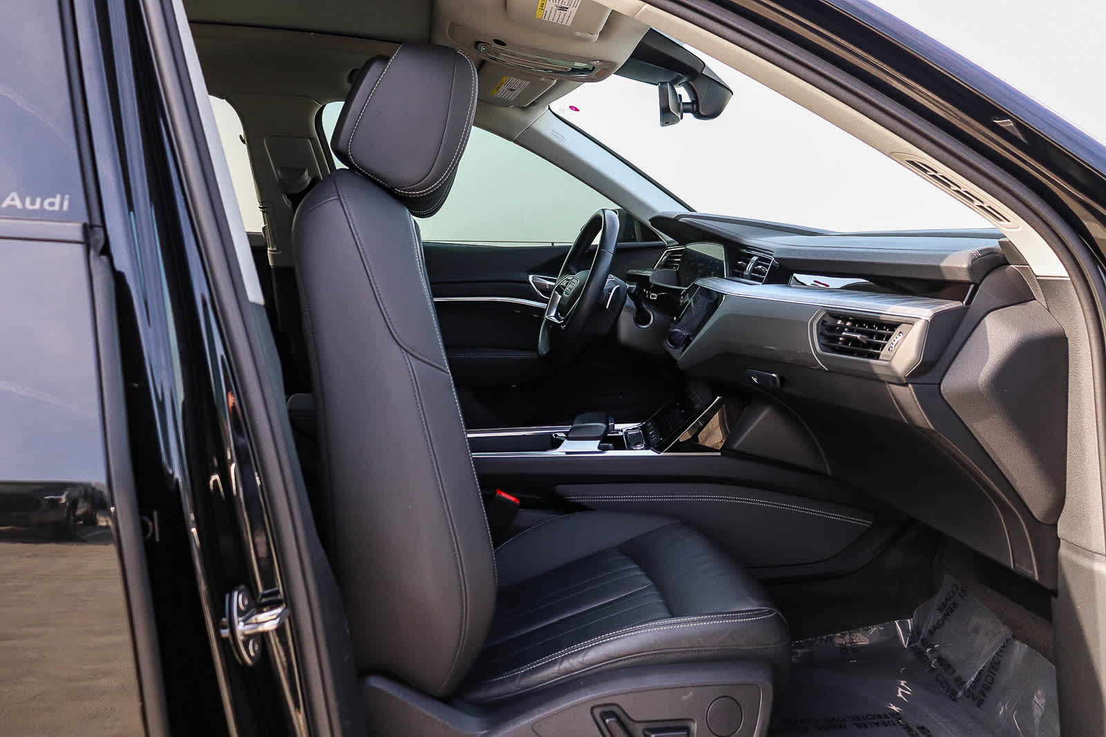 Thumbnail: 2024 Audi Q8 e-tron - 23