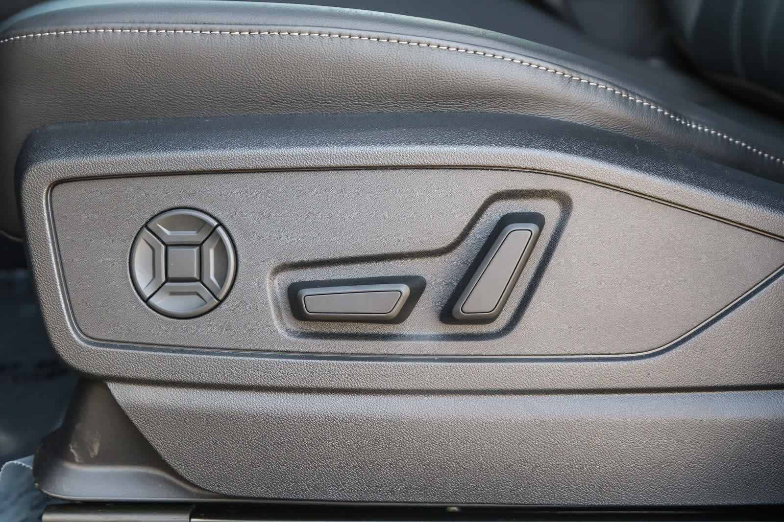 Thumbnail: 2025 Audi Q5 - 29