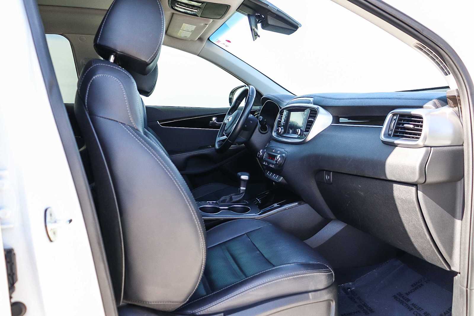 Thumbnail: 2019 Kia Sorento - 23