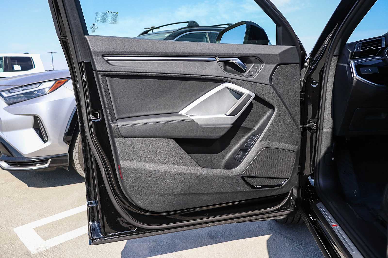 Thumbnail: 2025 Audi Q3 - 30