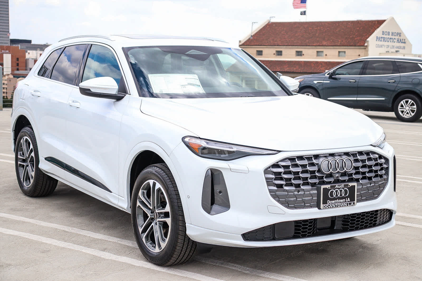 Thumbnail: 2025 Audi Q5 - 3