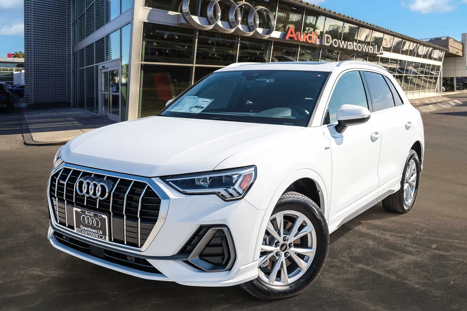 Thumbnail: 2025 Audi Q3 - 1