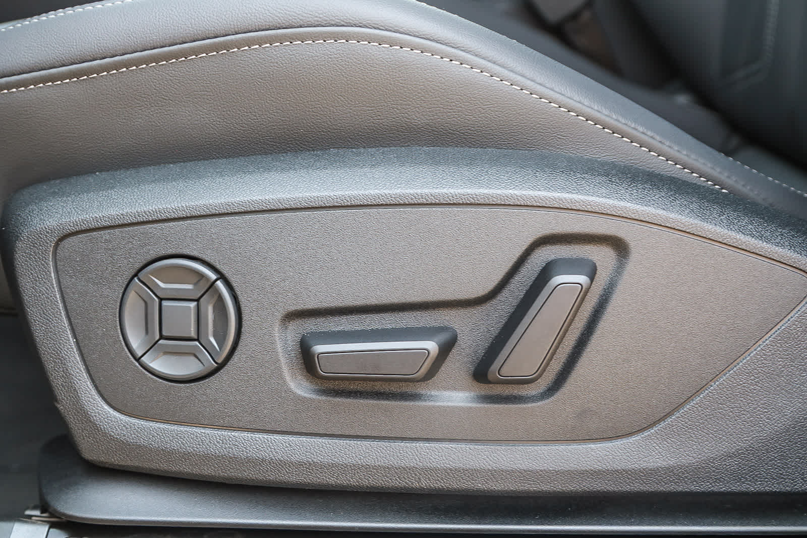 Thumbnail: 2025 Audi Q3 - 20