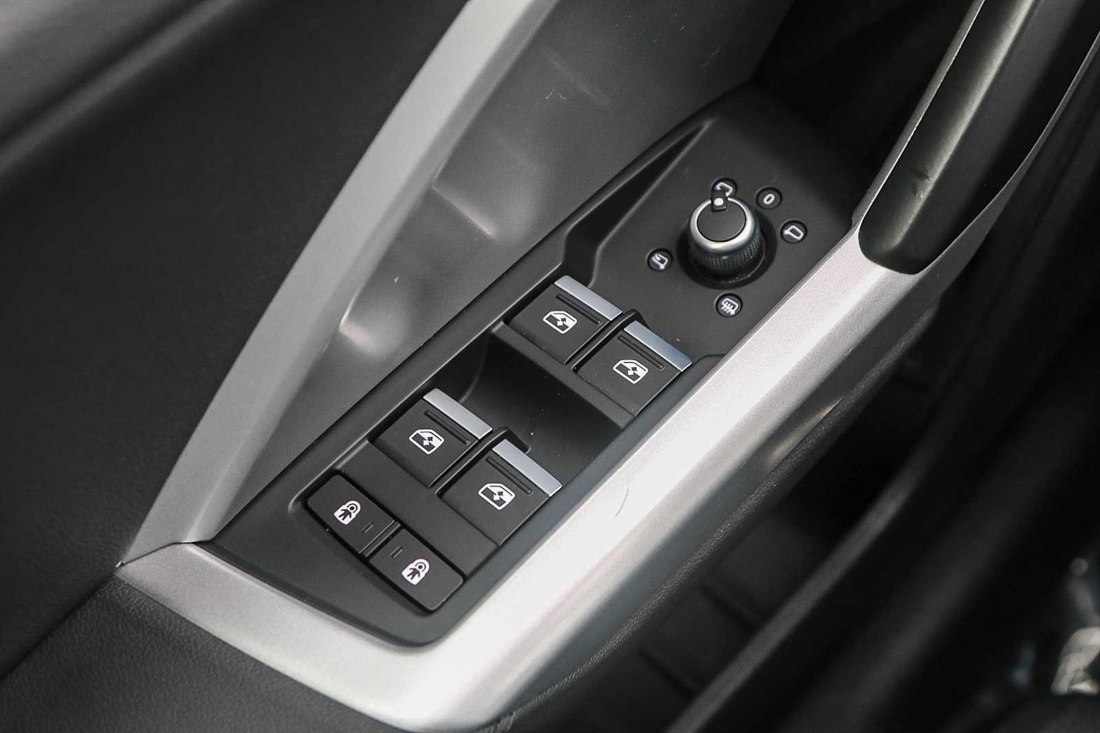 Thumbnail: 2022 Audi Q3 - 23