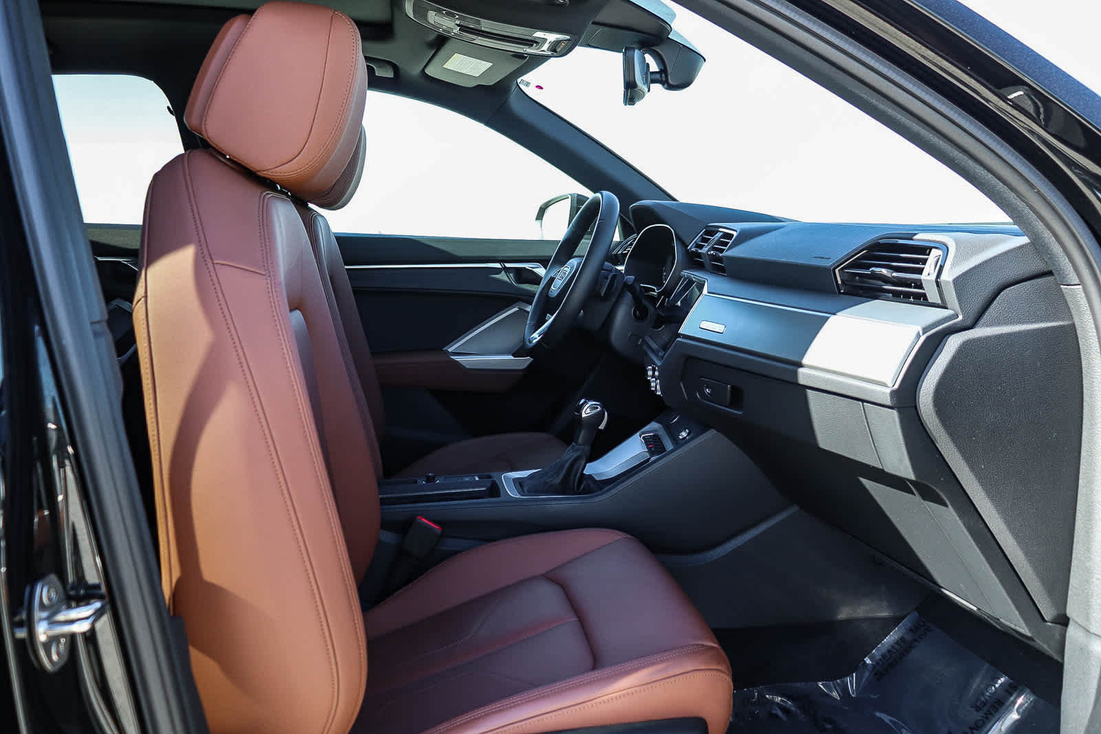 Thumbnail: 2025 Audi Q3 - 23