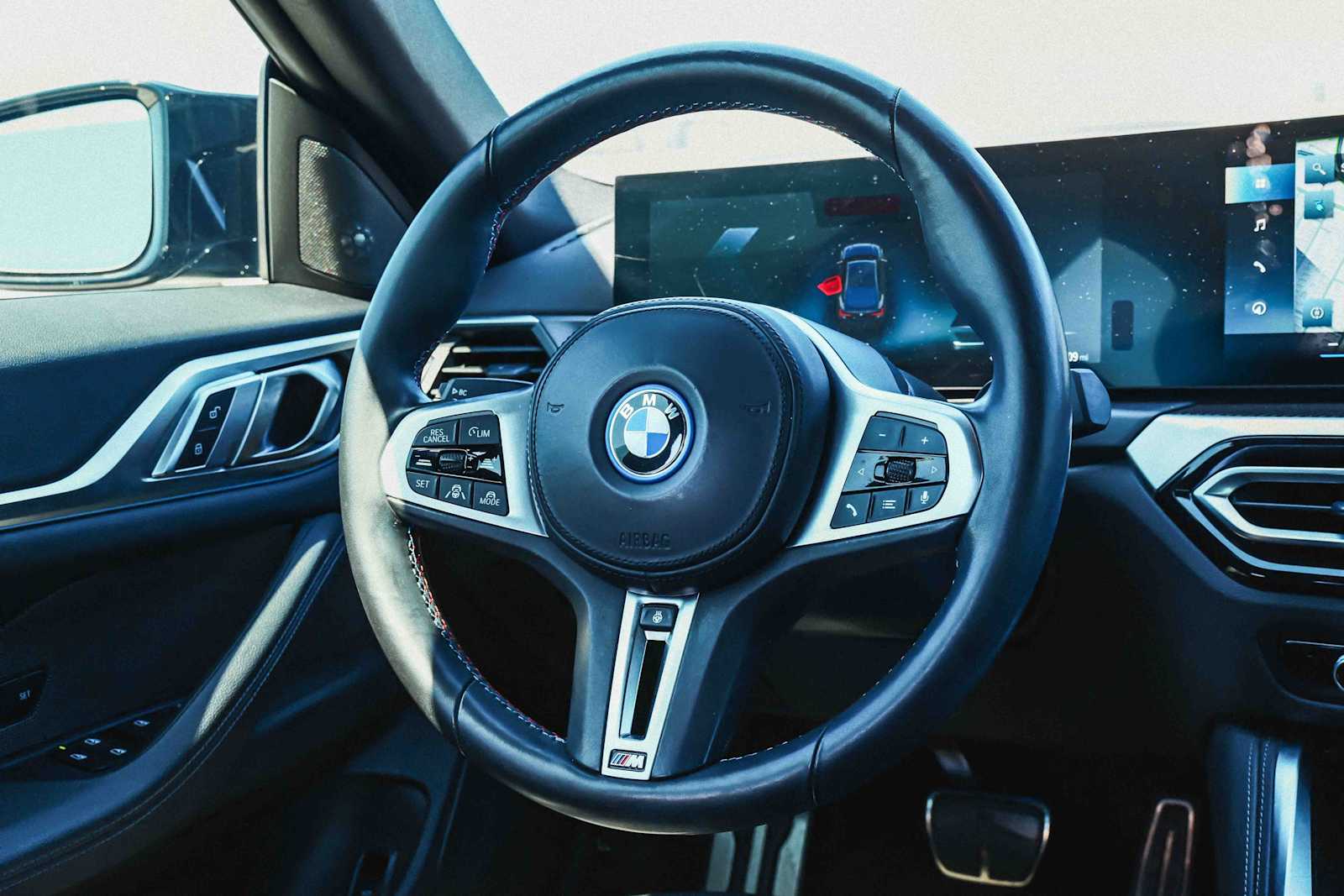 Thumbnail: 2022 BMW i4 - 16