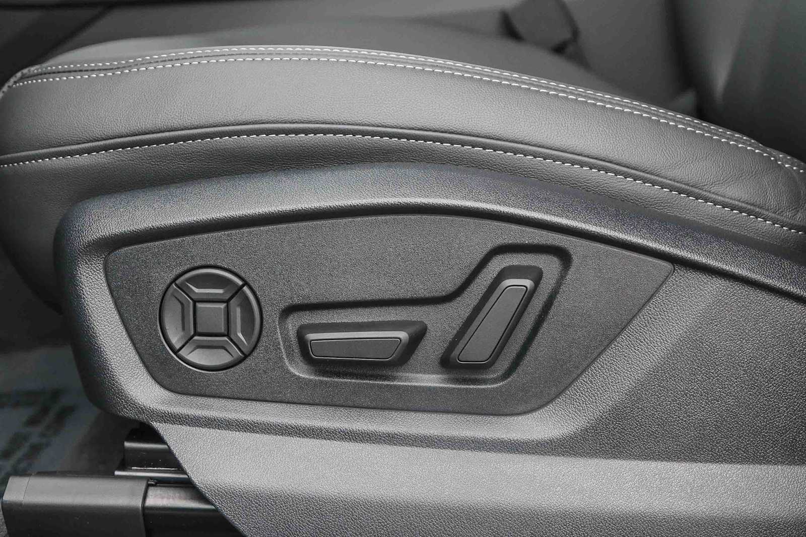 Thumbnail: 2026 Audi Q7 - 30