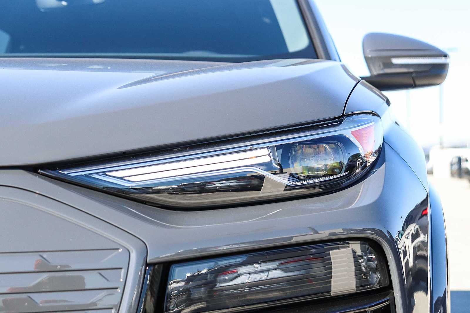 Thumbnail: 2025 Audi Q6 e-tron - 7