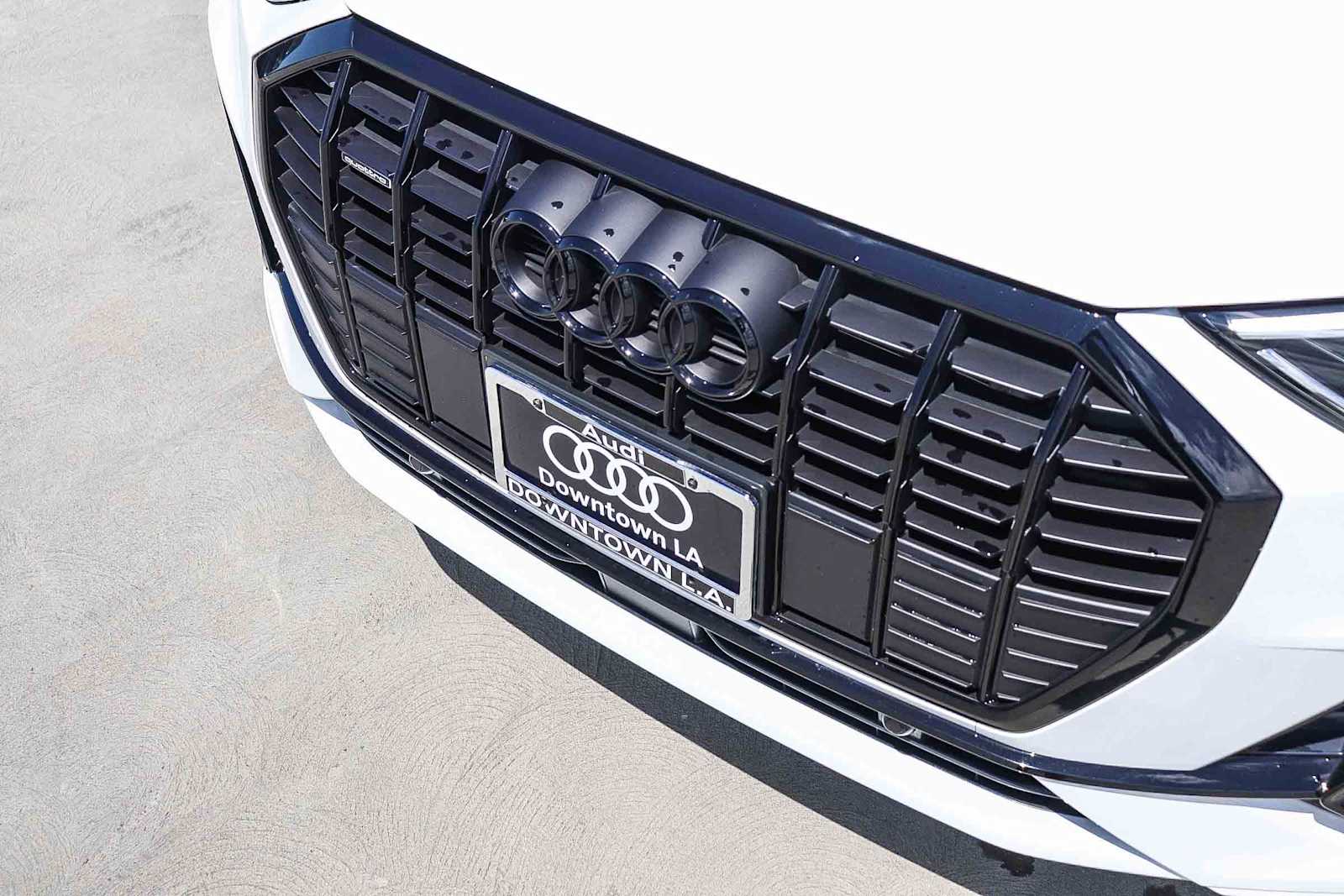 Thumbnail: 2025 Audi Q3 - 8