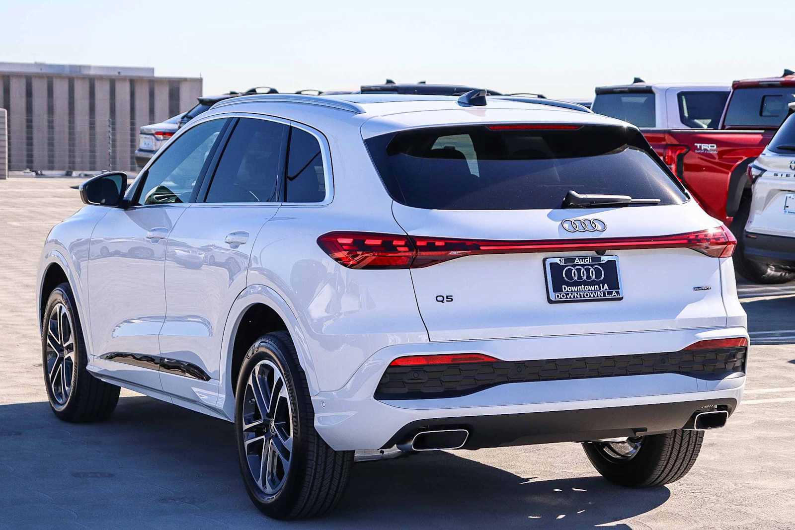 Thumbnail: 2025 Audi Q5 - 6