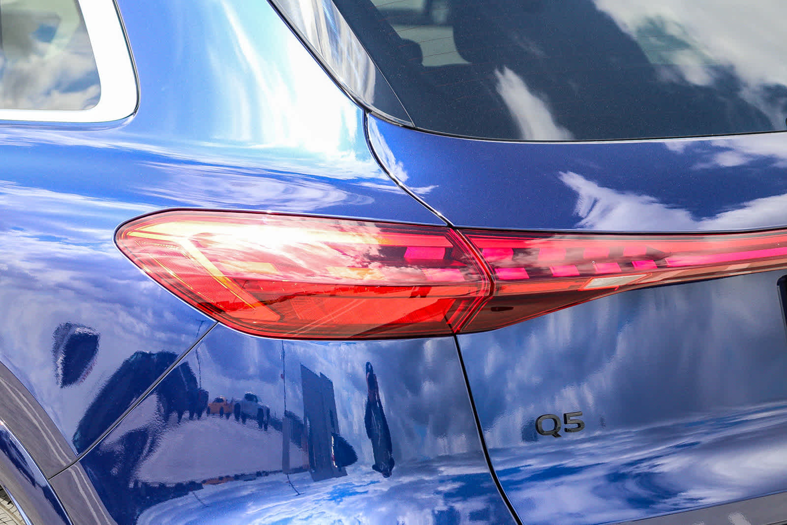 Thumbnail: 2025 Audi Q5 - 11