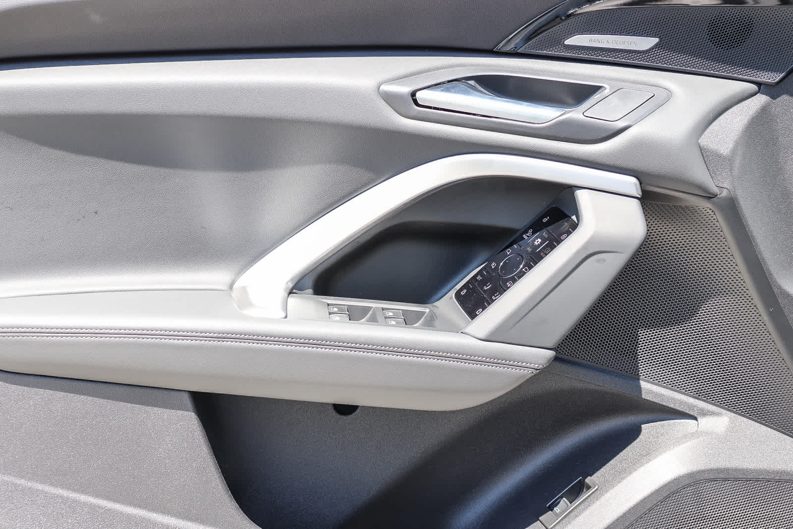 Thumbnail: 2025 Audi Q5 - 24