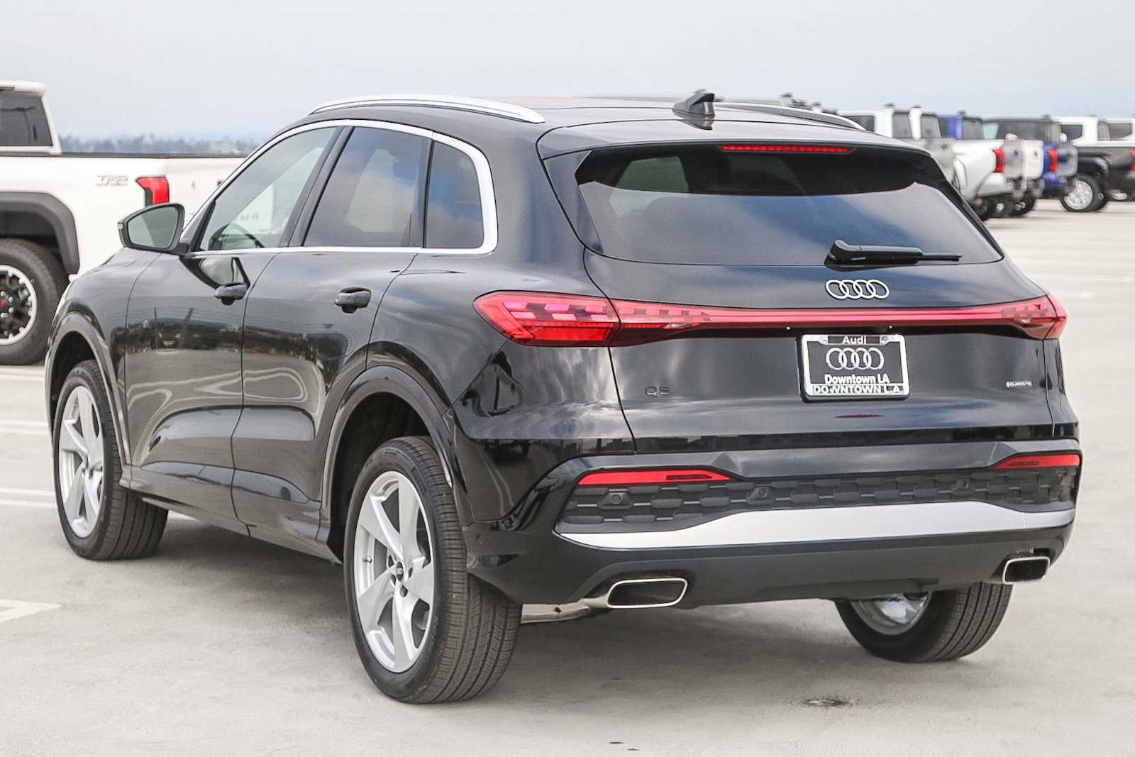 Thumbnail: 2025 Audi Q5 - 8