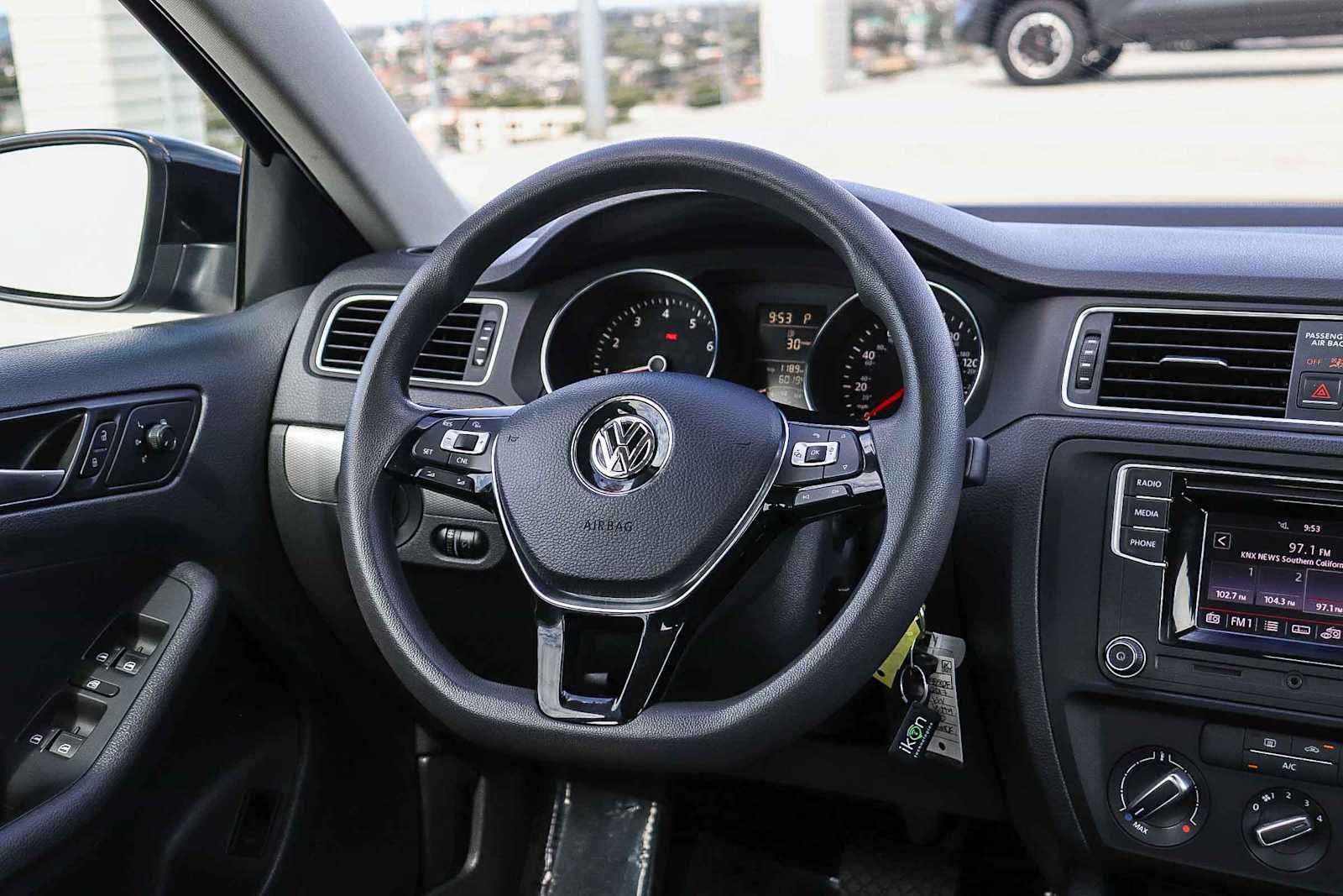 Thumbnail: 2017 Volkswagen Jetta - 22